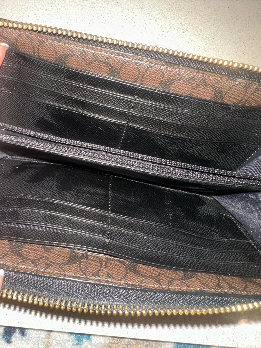 Coach New York Zip-Around Long Wallet – Black